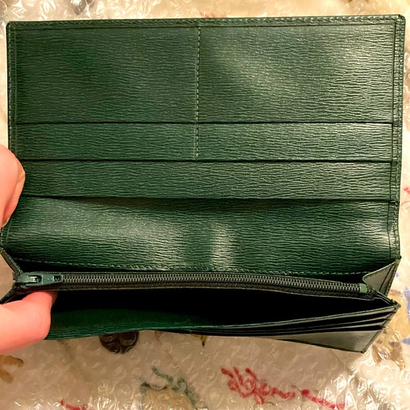 Givenchy Green Wallet Long - Picture 5 of 9